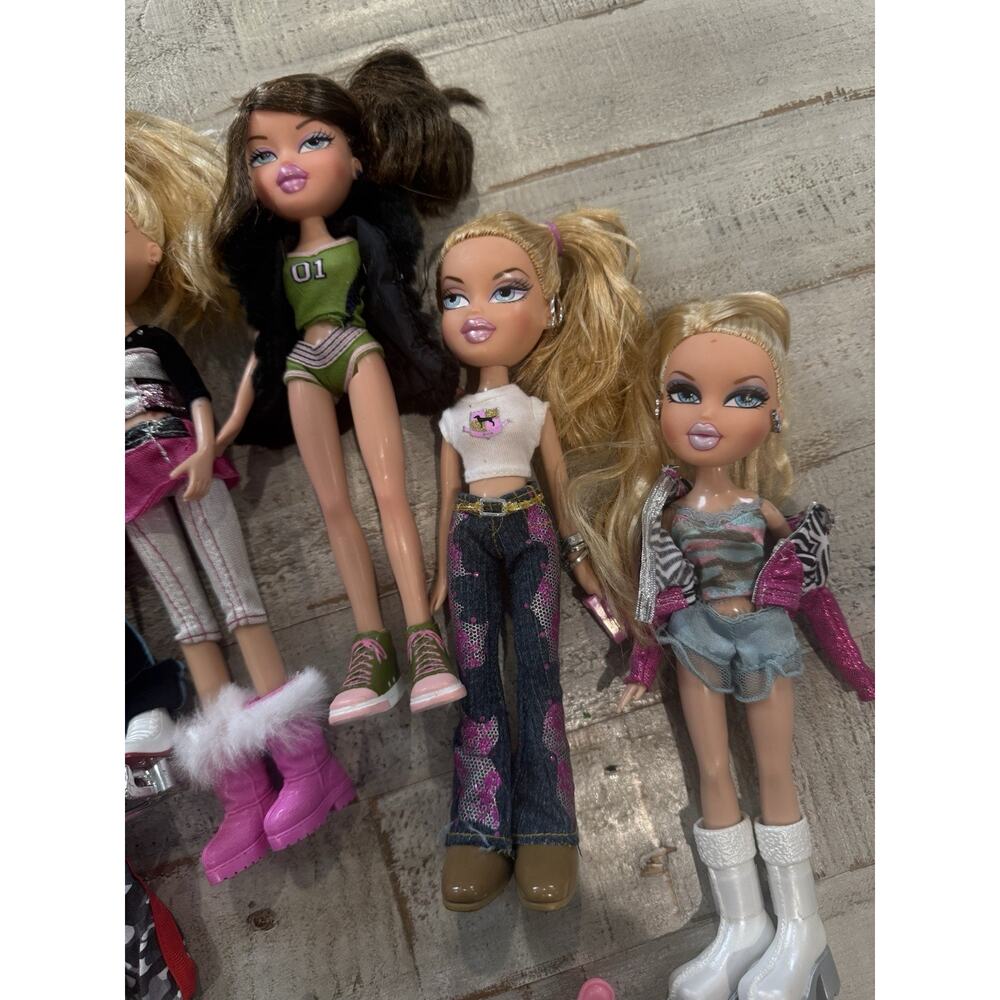 2001 Bratz Doll Lot - 7 Dolls, Clothes, Accessories - Picture 5 of 15